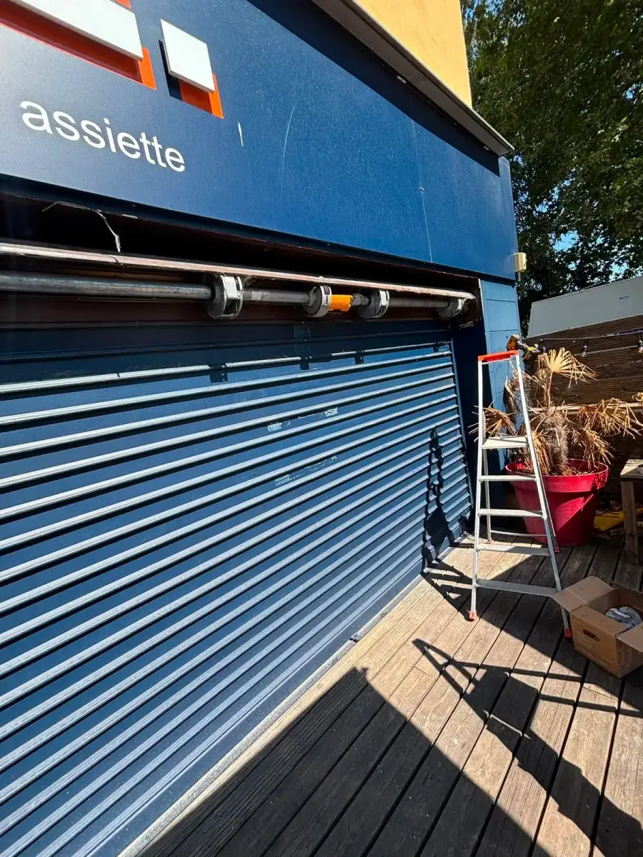 Installation et pose de rideau métallique à Dijon