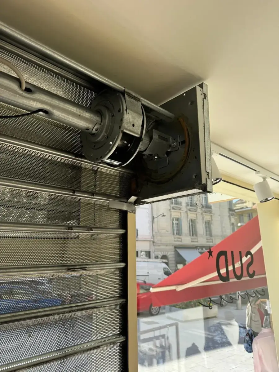 Motorisation de rideau métallique à Dijon